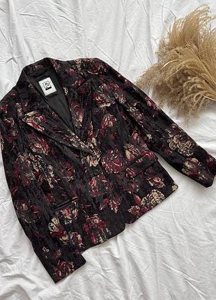 Пиджак классический в дизайнерском стиле