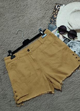 Классные короткие джинсовые шорты с шнуровкой