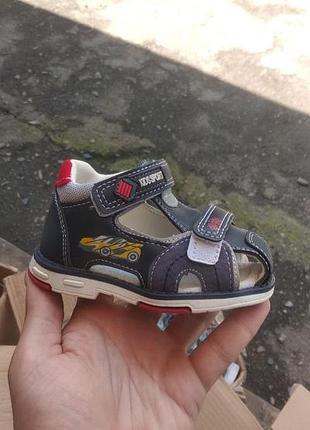 Сандалии для парней 19-22 размеров