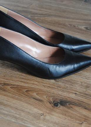 Кожаные туфли лодочки pollini / кожаные туфлы лодочки