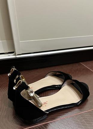 Босоніжки на літо