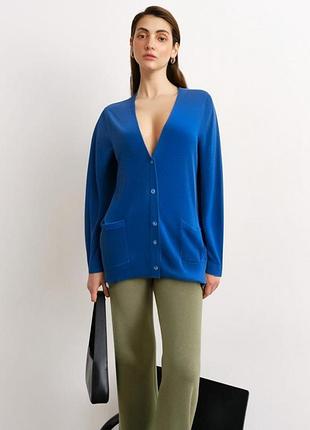 Безупречный шерстяной кардиган бельгийского бренда essentiel antwerp.