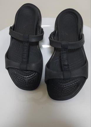 Мужские черные резиновые тапки crocs, размер 43.