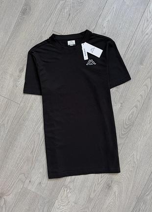 Чорна футболка каппа