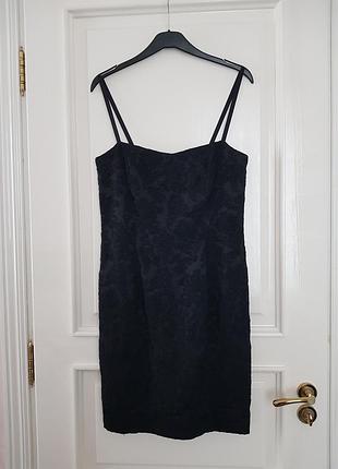 Праздничное черное облегающее платье из трикотажного жаккарда на молнии в длину всей спины