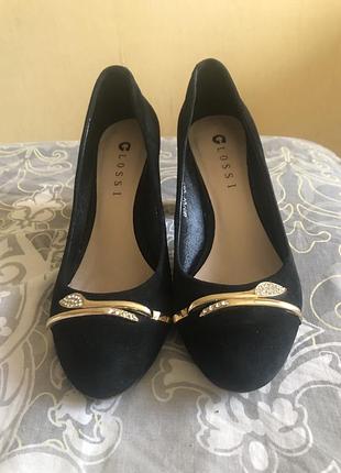 Елегантні туфлі