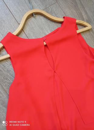 Червона багатошарова воланом пелериною блуза без рукавів7 фото