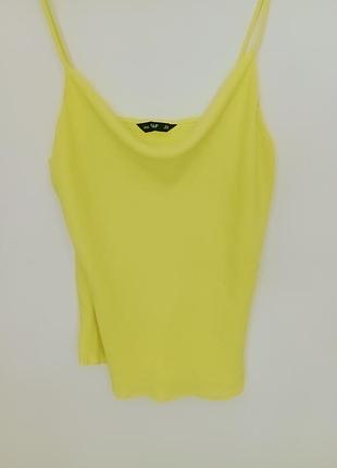 Майка.
яркий лимонный цвет