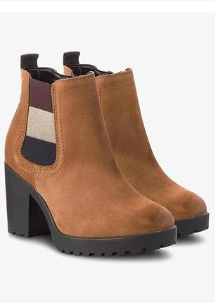 Ботинки замшевые ботильоны челси tommy hilfiger 39