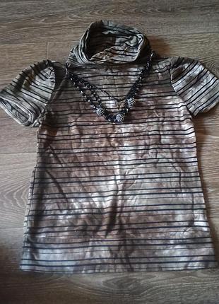 Блуза с украшениями. 
нарядная красивая . приятная к телу
