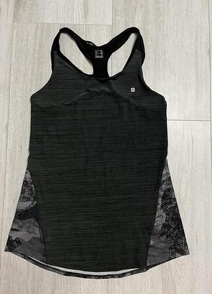 Спортивна майка, маєчка.