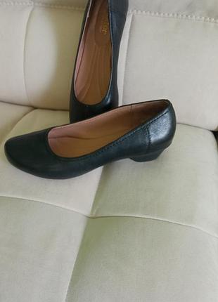 Новые кожаные туфли hotter 42 р 27 см стелька