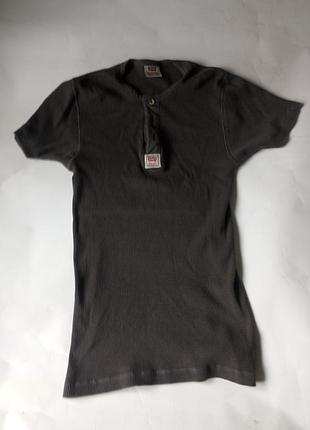 Футболка приталена , в рубчик 
размер с-м