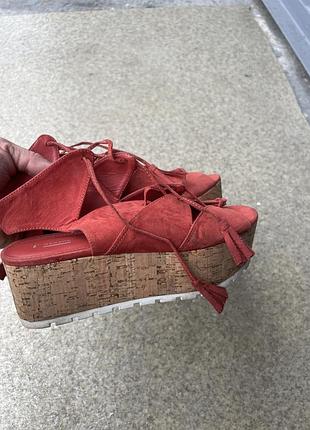 Босоніжки сандалі на платформі 38(5) 24