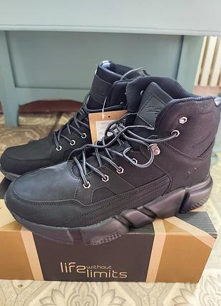 Спортивні демісезонні ботинки