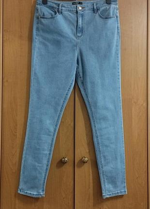 Комфортные джинсы f&amp;f тянутся