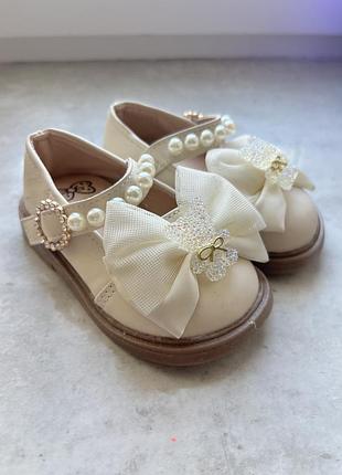 Куплю туфлі для дівчинки