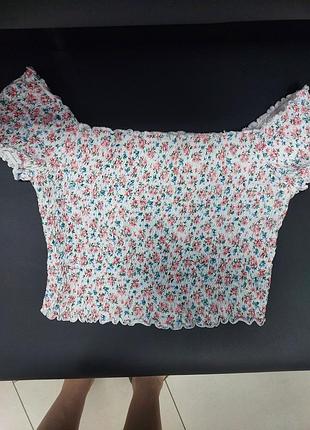 Прикольный топ р.40 тягнеться