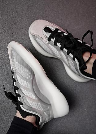 Жіночі кросівки white black — класика, що завжди в тренді!