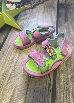 Босоніжки для дівчинки 22 розмір