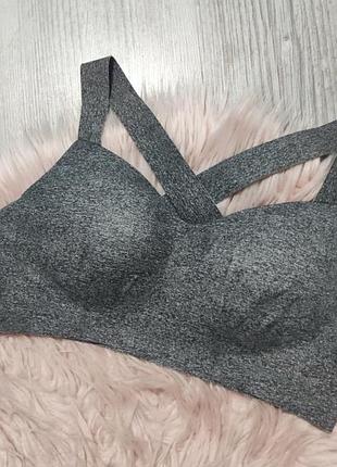 Спортивний бра бюст uniqlo activity seamless bra