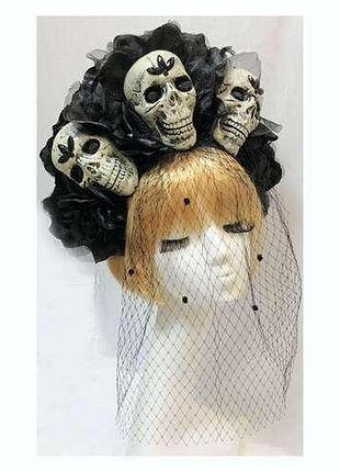 Долорес. обруч у готичному стилі