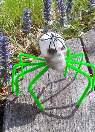 Павук готичний череп 30см (зелений)