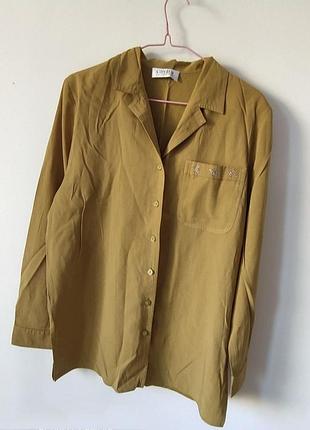 Блуза женская с длинным рукавом cavita ничевина с подплечниками размер 38, состав 
67% вискоза, 33% полиестр новенькое с карманом спереди