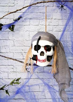 Череп готический пират сэм серый