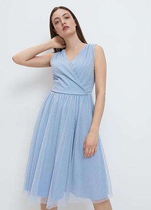Сукня ніжно блакитного кольору