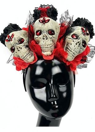 Обруч дебора з черепами та квітами у готичному стилі