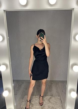Сукня атласна коротка