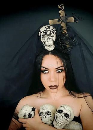 Обруч з фатою та черепами  "королева цвинтаря" на хелловін