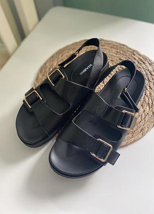 Босоніжки жіночі