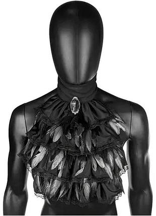 Воротник жабо с кружевом и перьями