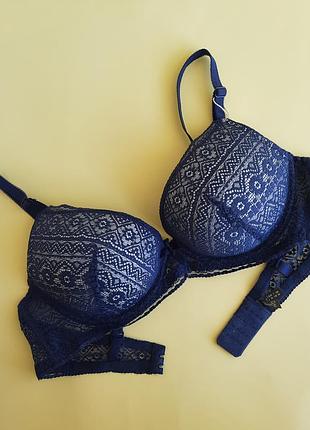 Кружевной бюстгальтер