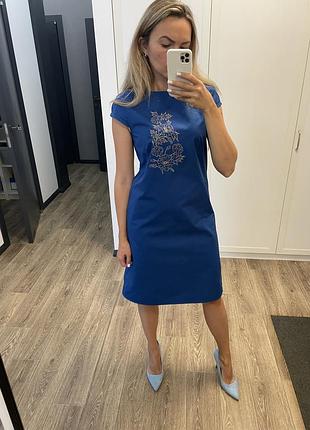 Сукня літня прямого крою з вишивкою