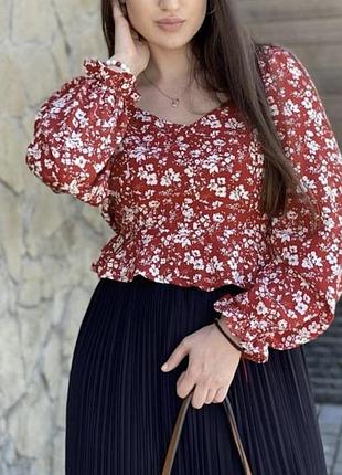 Жіноча червона блуза
