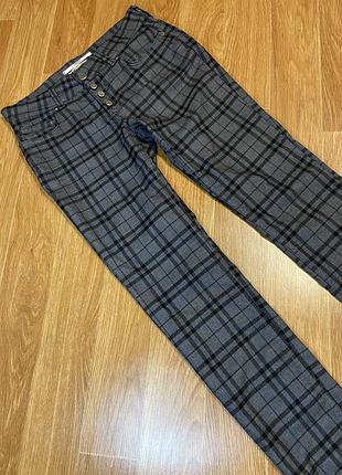 Жіночі брюки coccara