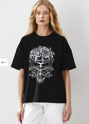 Футболка чорна