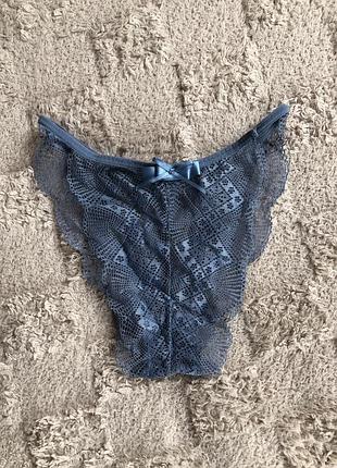 Блакитні мереживні трусики бразиліани