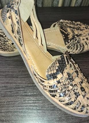 Босоніжки  жіночі find