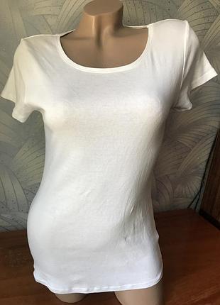 Базова белая футболка
