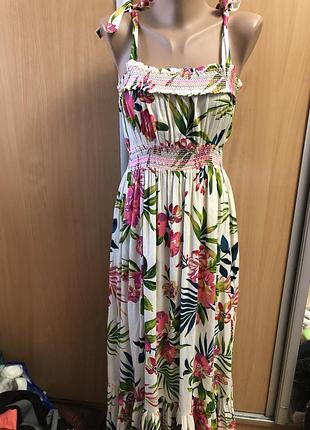 Очень красивое натуральное платье макси на бретелях