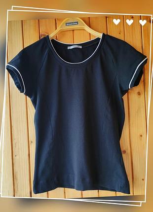 Чорна фірмова футболка. с/м