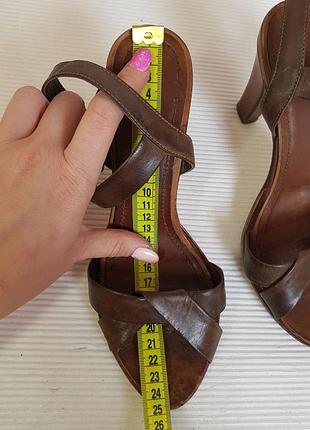 Якісні акуратні босоніжки з натуральної шкіри pasito 38