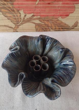 Рідкісна керамічна ваза для квіткових композицій.