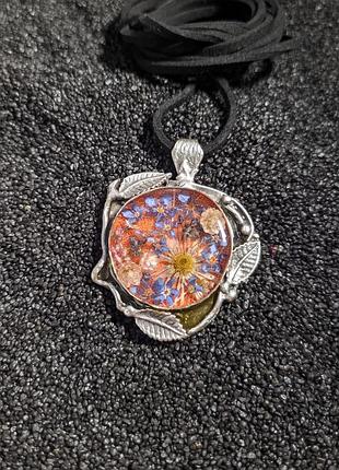 Кулон з епоксидної смоли та квітами №138.1