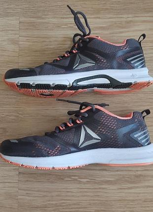 Кроссовки ельек