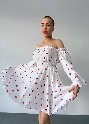 Жіноча коротка сукня з сердечками